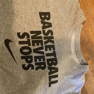 nike basketball shirt  size S fits like a L